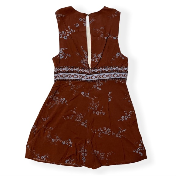 Urban Outfitters Romper - Picture 5 of 6